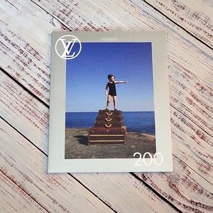 LV "THE BOOK" 200
